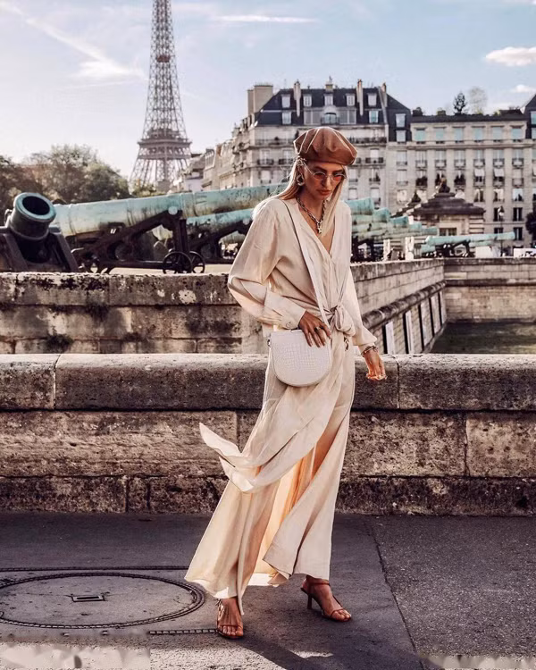 Ấn tượng mẫu váy được ưa thích nhất, sexy lại khí chất ngút ngàn - Hình 5 An tuong mau vay duoc ua thich nhat, sexy lai khi chat ngut ngan-Hinh-5
