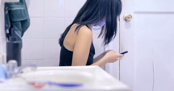 Giật mình thói quen khi vệ sinh dễ gây bệnh phụ khoa nguy hiểm - Hình 8 Giat minh thoi quen khi ve sinh de gay benh phu khoa nguy hiem-Hinh-8