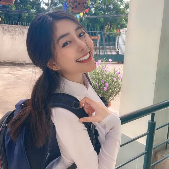 Hotgirl ngực khủng nói gì về nghi vấn dao kéo? Hotgirl nguc khung noi gi ve nghi van dao keo?