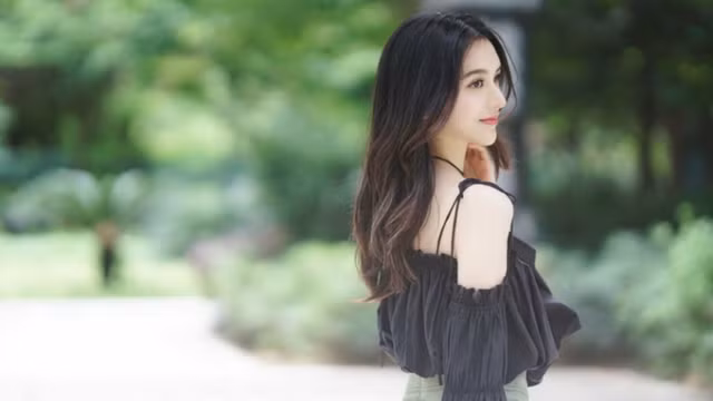 Nhan sắc 'nữ thần Vũ Hán' khiến đấng mày râu điêu đứng - Hình 9 Nhan sac 'nu than Vu Han' khien dang may rau dieu dung-Hinh-9