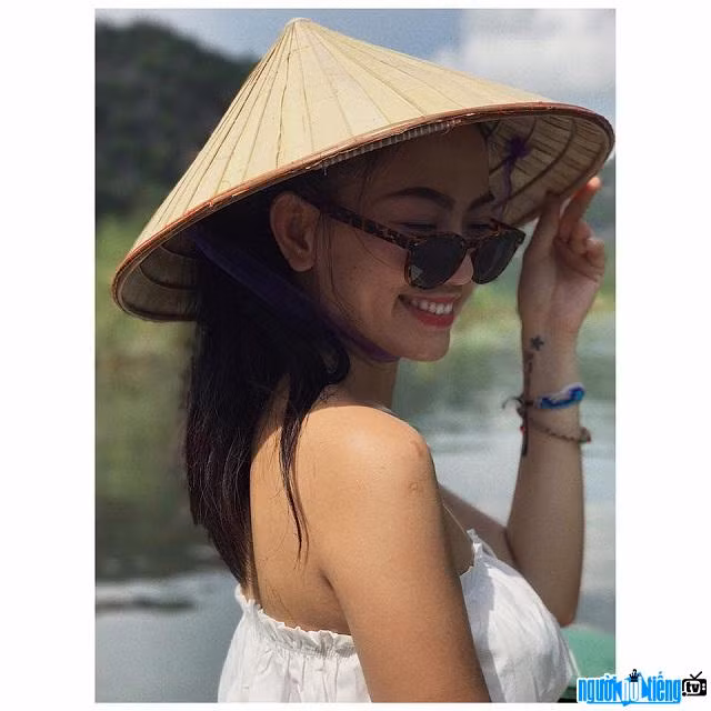 Dàn hotgirl xinh đẹp có thừa nhưng vạ miệng, giả tạo Dan hotgirl xinh dep co thua nhung va mieng, gia tao
