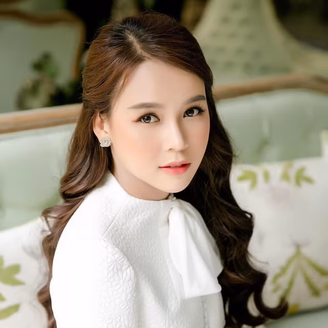 Những hot girl Việt tuổi 30 với khối tài sản khổng lồ - Hình 15 Nhung hot girl Viet tuoi 30 voi khoi tai san khong lo-Hinh-15