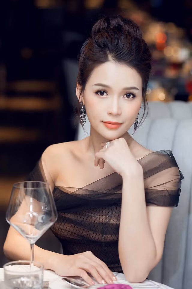 Những hot girl Việt tuổi 30 với khối tài sản khổng lồ - Hình 14 Nhung hot girl Viet tuoi 30 voi khoi tai san khong lo-Hinh-14