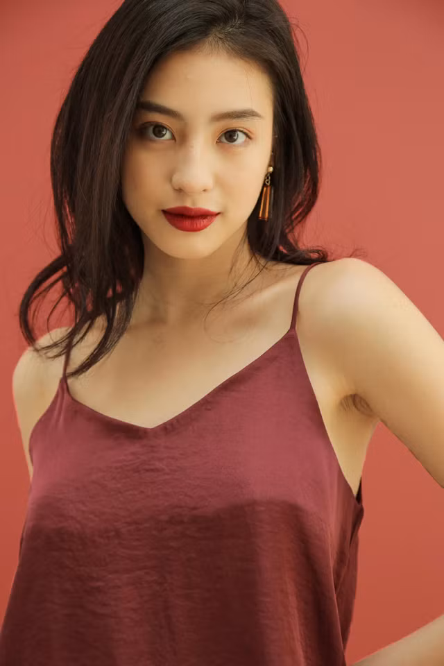 Dàn người mẫu sinh năm 1996 gây ấn tượng với hình thể gợi cảm - Hình 2 Dan nguoi mau sinh nam 1996 gay an tuong voi hinh the goi cam-Hinh-2