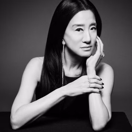 Bí quyết “phù thủy váy cưới” Vera Wang gần 74 tuổi vẫn trẻ trung - Hình 8 Bi quyet “phu thuy vay cuoi” Vera Wang gan 74 tuoi van tre trung-Hinh-8