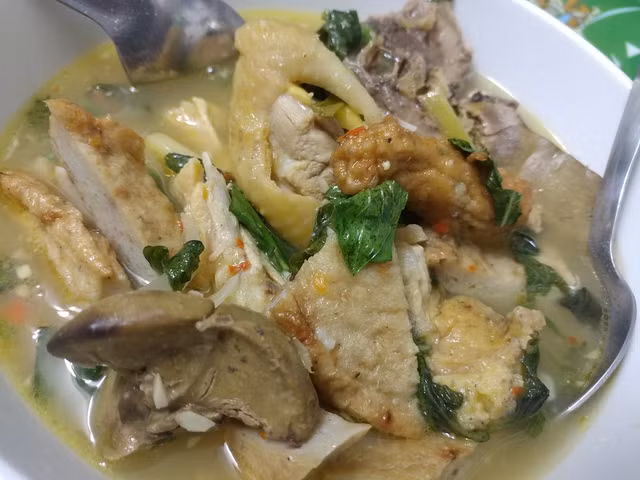 Món canh sim lo độc đáo của người Khmer, ăn một lần nhớ mãi - Hình 8 Mon canh sim lo doc dao cua nguoi Khmer, an mot lan nho mai-Hinh-8