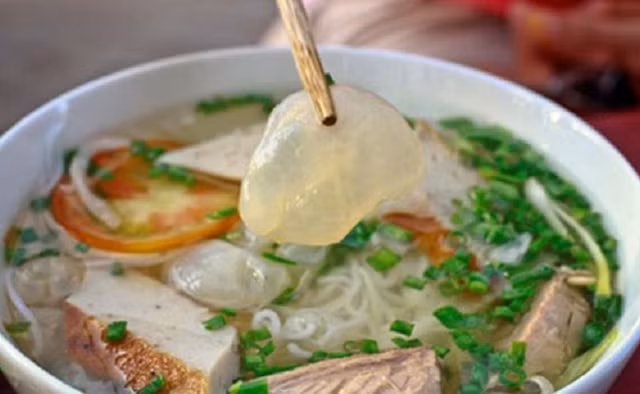 Khám phá bún sứa đặc sản Nha Trang khiến chị em mê mẩn Kham pha bun sua dac san Nha Trang khien chi em me man