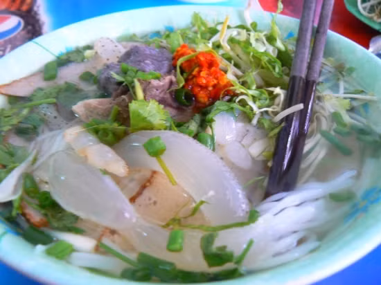 Khám phá bún sứa đặc sản Nha Trang khiến chị em mê mẩn - Hình 2 Kham pha bun sua dac san Nha Trang khien chi em me man-Hinh-2