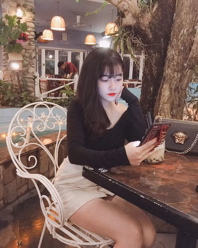 Nhan sac hotgirl moi gioi mai dam khong thua dien vien hoa hau-Hinh-10
