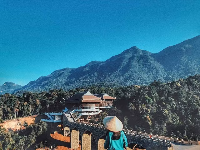 Top 3 dinh nui linh thieng nhat Viet Nam, ai cung muon den mot lan-Hinh-2