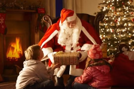 Dang sau nhan vat ong gia Noel la dieu dac biet nay