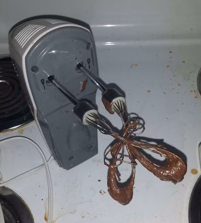 Vợ đoảng vào bếp với những món ăn dở khóc dở cười - Hình 2 Vo doang vao bep voi nhung mon an do khoc do cuoi-Hinh-2
