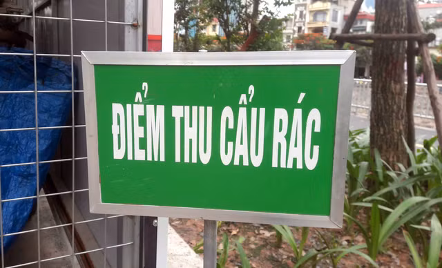 Hà Nội 'đẹp lạ' với nhà chờ gom rác di động - Hình 9 Ha Noi 'dep la' voi nha cho gom rac di dong-Hinh-9