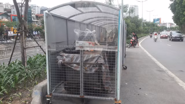 Hà Nội 'đẹp lạ' với nhà chờ gom rác di động - Hình 11 Ha Noi 'dep la' voi nha cho gom rac di dong-Hinh-11