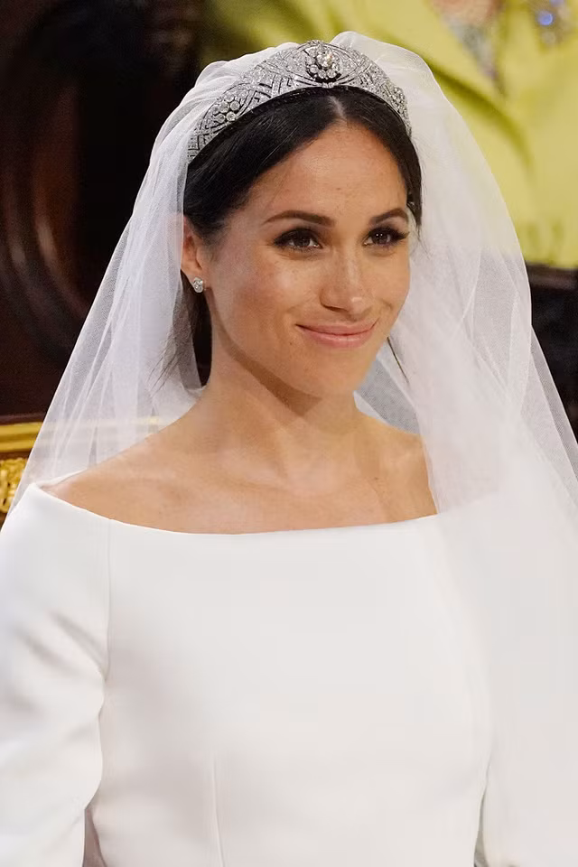 Vương miện của Nữ hoàng Elizabeth II sẽ do ai kế thừa? - Hình 9 Vuong mien cua Nu hoang Elizabeth II se do ai ke thua?-Hinh-9