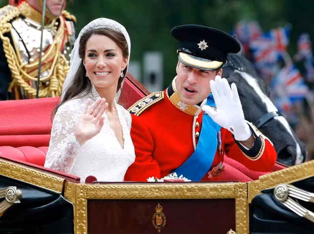 Vương miện của Nữ hoàng Elizabeth II sẽ do ai kế thừa? - Hình 8 Vuong mien cua Nu hoang Elizabeth II se do ai ke thua?-Hinh-8