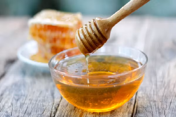 Cách phân biệt mật ong thật, giả như thế nào? - Hình 2 Cach phan biet mat ong that, gia nhu the nao?-Hinh-2