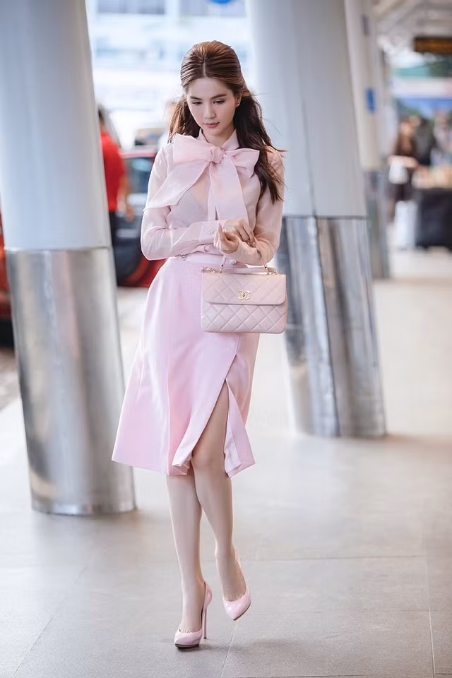 Ngọc Trinh lộ hàng dù diện style kín cổng cao tường - Hình 7 Ngoc Trinh lo hang du dien style kin cong cao tuong-Hinh-7