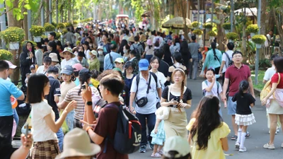 TP HCM thu hút hơn 4,3 triệu khách trong kỳ nghỉ Tết, doanh thu 12 nghìn tỷ