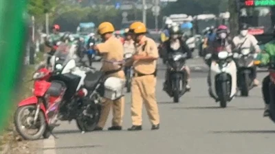 CSGT TP HCM xử lý nghiêm người vi phạm nồng độ cồn trên đường Võ Nguyên Giáp