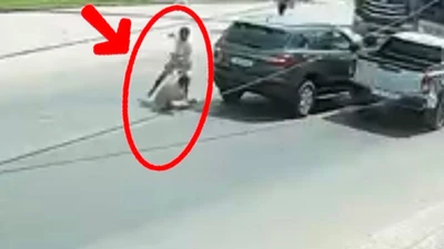 Phẫn nộ xem clip lái xe bán tải đánh dã man tài xế ở Tây Ninh