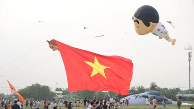Rợp trời những cánh diều gây "thương nhớ" ở TP HCM 