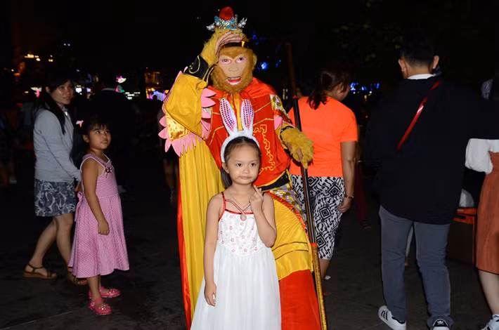 "Tề thiên đại thánh" cũng có mặt trong đêm Giáng sinh 2018.