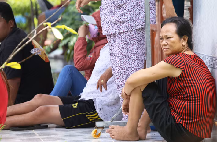Người dân Bàu Bàng suốt gần 24 tiếng đồng hồ vẫn còn bàng hoàng, rúng động khi chứng kiến vụ án rùng rợn xảy ra ở địa phương.