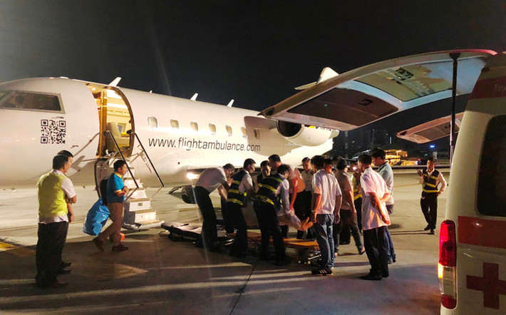 Cả ba du khách đều có sức khoẻ tốt.