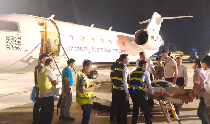 Ngay sau khi xuống máy bay, các du khách là nạn nhân của vụ nổ bom gồm chị Lê Thị Ngọc Hà (phẫu thuật 2 chân), chị Trần Thị Kim Anh (phẫu thuật 1 chân) và anh Lê Phúc bị thương ở gót chân đã được đưa về bệnh viện Saigon - ITO để tiếp tục theo dõi và điều trị. 