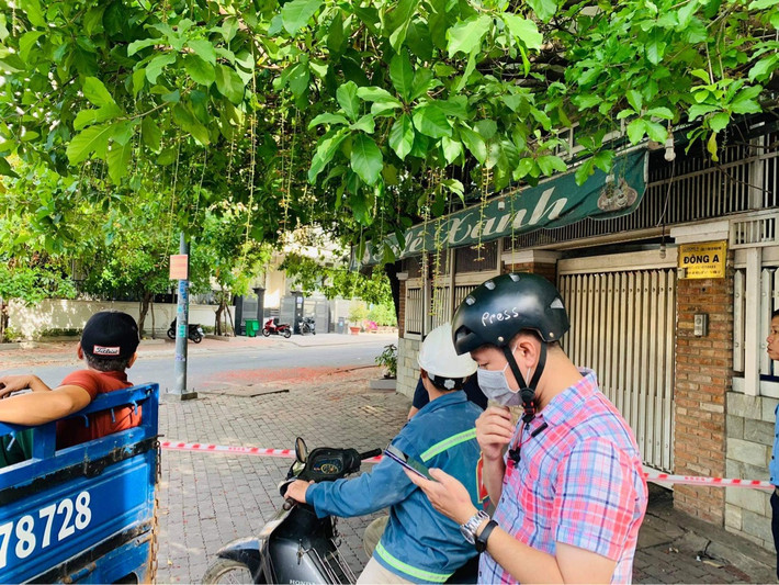 Nhiều người dân sống ở KDC Him Lam tỏ ra vô cùng hoang mang trước thông tin vụ án nghiêm trọng.