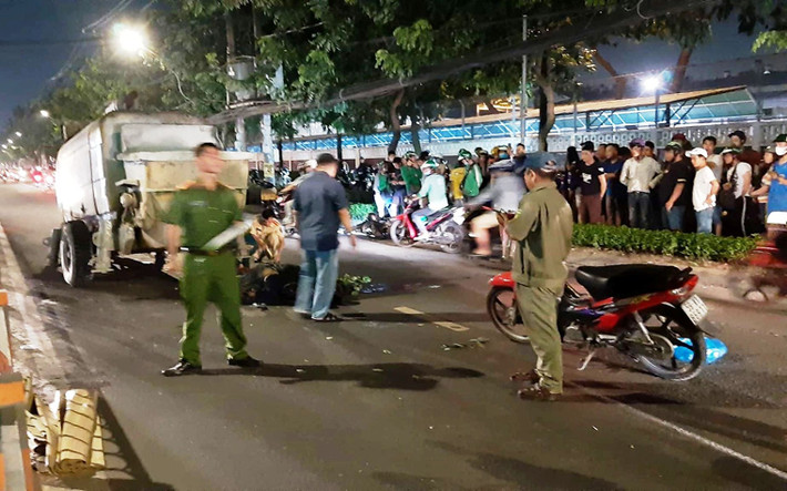 Cú tông kinh hoàng khiến cả 2 tử vong tại chỗ. Nhận được tin báo cơ quan chức năng quận Gò Vấp có mặt phong tỏa hiện trường để khám nghiệm.