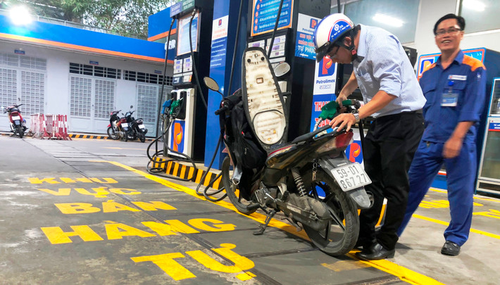 Theo Petrolimex Sài Gòn, ứng dụng "Tự động hóa bán lẻ xăng dầu" đã được áp dụng phổ biến ở nhiều nước trên thế giới, mang lại sự thuận tiện, nhanh chóng và minh bạch cho khách hàng. Trong thời gian tới, Petrolimex Sài Gòn tiếp tục mở rộng lộ trình và phạm vi tự động hóa bán lẻ ra các cửa hàng xăng dầu trực thuộc.