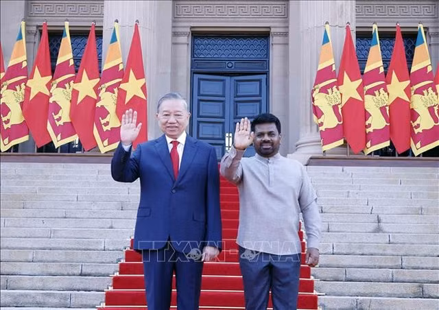 Tổng thống Sri Lanka Anura Kumara Dissanayake chủ trì lễ đón Tổng Bí thư, Chủ tịch nước Tô Lâm. Ảnh: Thống Nhất/TTXVN
