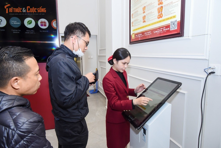 Việc xuất hiện các kiosk bán vàng tự động sẽ giúp giảm thiểu tình trạng phải chờ đợi đến lượt mua vàng và thanh toán.