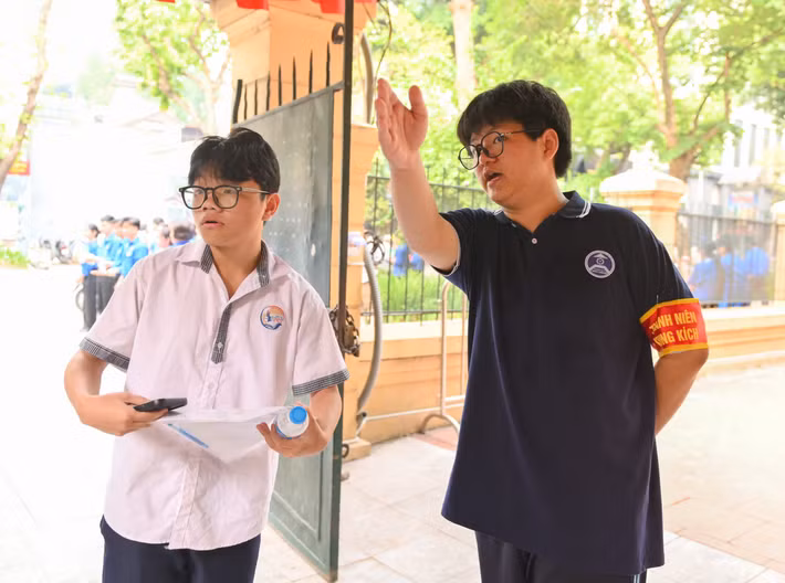 Sở Giáo dục và Đào tạo Hà Nội cho biết, tổng số thí sinh đăng ký dự tuyển vào lớp 10 công lập năm học 2026-2027 là gần 125.000 em (tăng hơn 21.000 thí sinh so với năm ngoái).