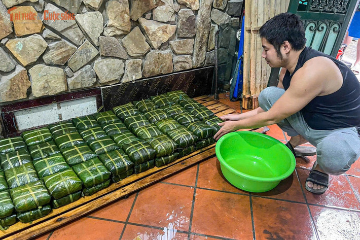 Bánh chưng không chỉ là món ăn; đó là biểu tượng chứa đựng biết bao kỳ vọng và lời chúc cho một năm mới an khang thịnh vượng.