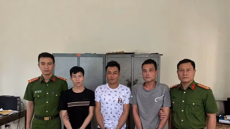 Thanh niên sa lưới sau khi cướp 8 cây thuốc lá lấy tiền mua ma túy