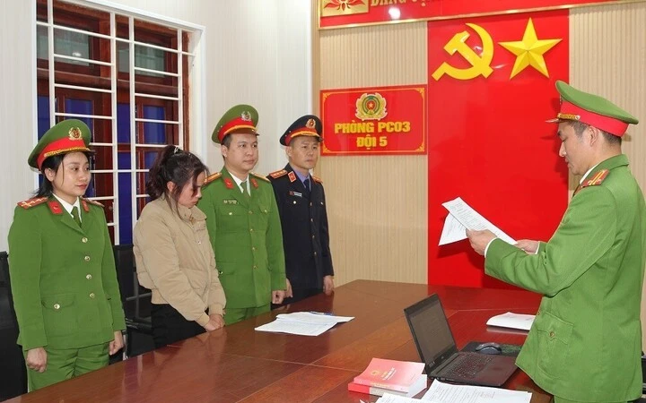 Bắt giam chủ cơ sở giấm gạo nếp dùng axit công nghiệp đánh lừa người tiêu dùng