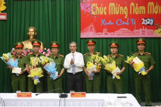 Doi tuong dot nha o quan 9 lam 5 nguoi chet dung nhieu chieu qua mat cong an