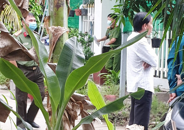 Vợ chồng ngạt khí trong căn nhà ám đầy khói ở miền Tây Vo chong ngat khi trong can nha am day khoi o mien Tay