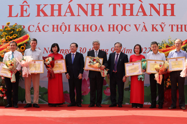 Chùm ảnh Lễ khánh thành trụ sở Liên hiệp Hội Việt Nam - Hình 15 Chum anh Le khanh thanh tru so Lien hiep Hoi Viet Nam-Hinh-15