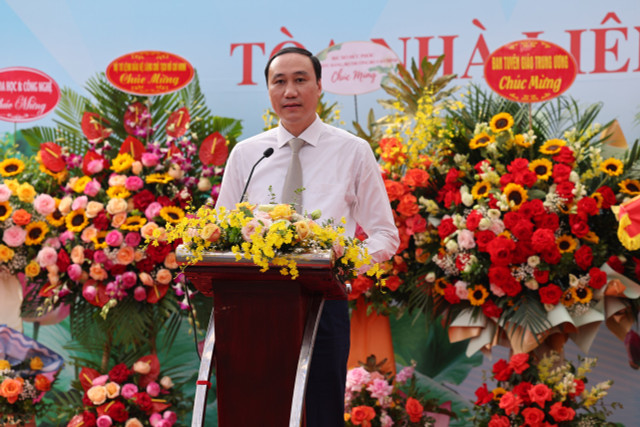 Chùm ảnh Lễ khánh thành trụ sở Liên hiệp Hội Việt Nam - Hình 12 Chum anh Le khanh thanh tru so Lien hiep Hoi Viet Nam-Hinh-12