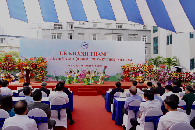 Chùm ảnh Lễ khánh thành trụ sở Liên hiệp Hội Việt Nam - Hình 6 Chum anh Le khanh thanh tru so Lien hiep Hoi Viet Nam-Hinh-6