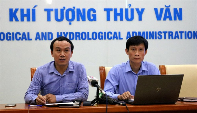 Miền Trung ngập lụt khủng khiếp, chuẩn bị hứng chịu bão số 6 Mien Trung ngap lut khung khiep, chuan bi hung chiu bao so 6