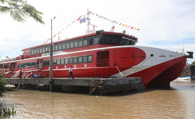 Tàu cao tốc Express hai thân lớn nhất Việt Nam chạy từ Sóc Trăng ra Côn Đảo Tau cao toc Express hai than lon nhat Viet Nam chay tu Soc Trang ra Con Dao
