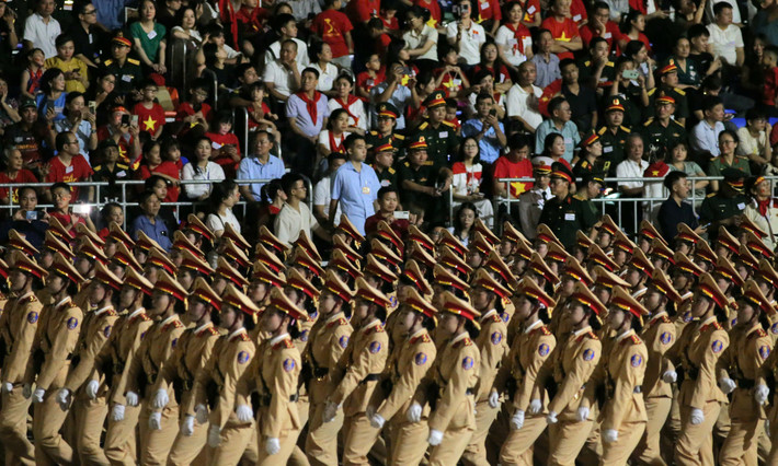 Lực lượng diễu binh, diễu hành gồm 4 khối Nghi trượng; 43 khối đại diện lực lượng vũ trang nhân dân (26 khối Quân đội, 17 khối Công an); Các khối quân đội nước ngoài; Lực lượng xe, pháo quân sự, xe đặc chủng Công an; Lực lượng diễu binh trên biển; 12 khối diễu hành quần chúng; 1 khối Văn hóa, Thể thao.