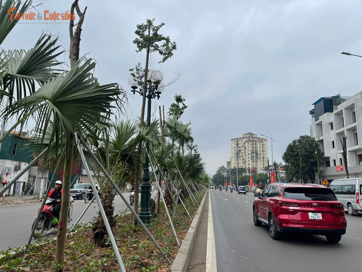 Dự án được khởi công từ tháng 3/2014, dự kiến hoàn thành vào năm 2018. Nhưng dự án kéo dài đến năm 2020 thì tạm ngưng thi công khi mới đạt khoảng 40% khối lượng công việc. Nguyên nhân do thời gian thực hiện hợp đồng chưa được gia hạn, đồng thời báo cáo nghiên cứu khả thi điều chỉnh chưa được phê duyệt.