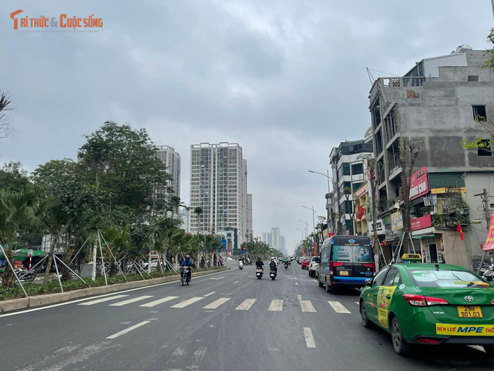 Đường Vành đai 2,5 (đoạn Đầm Hồng - quốc lộ 1A) là dự án được UBND TP Hà Nội phê duyệt vào năm 2002, quyết định giải phóng mặt bằng từ năm 2010, có tổng mức đầu tư hơn 1.300 tỷ đồng theo hình thức hợp đồng xây dựng - chuyển giao (BT), chỉ định chủ đầu tư.