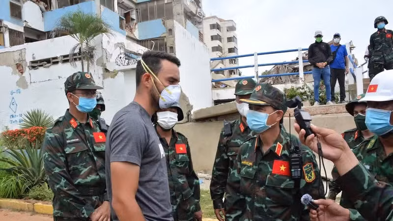 Đoàn cứu hộ Việt Nam đưa 54 nạn nhân tại Venezuela ra khỏi đống đổ nát